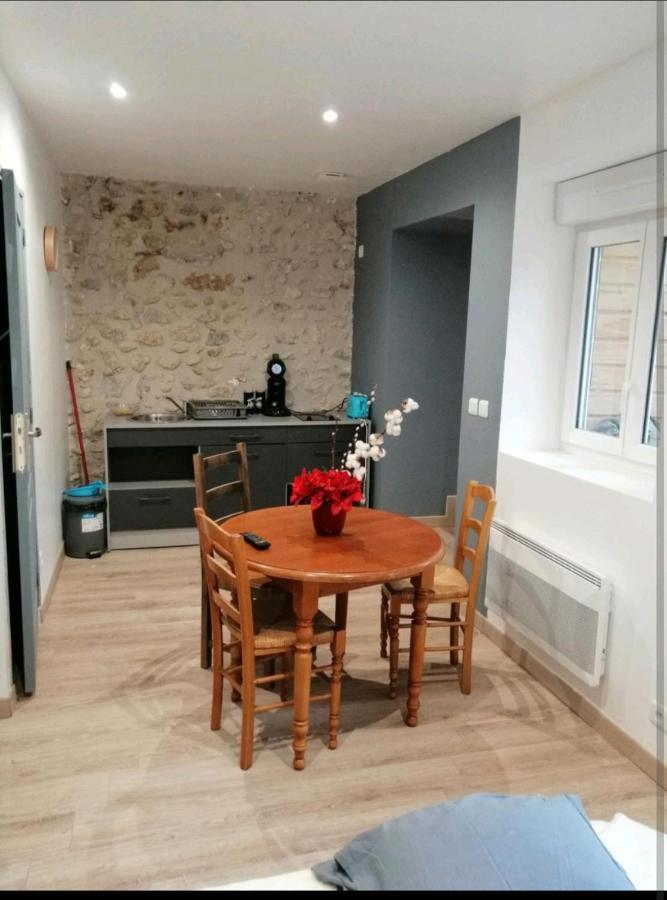 Le Studio Apartment Saint-Jean-en-Royans Luaran gambar
