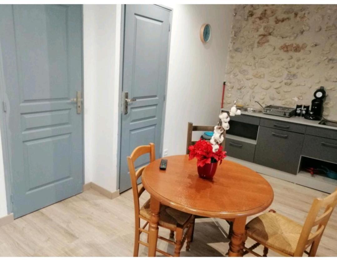 Le Studio Apartment Saint-Jean-en-Royans Luaran gambar