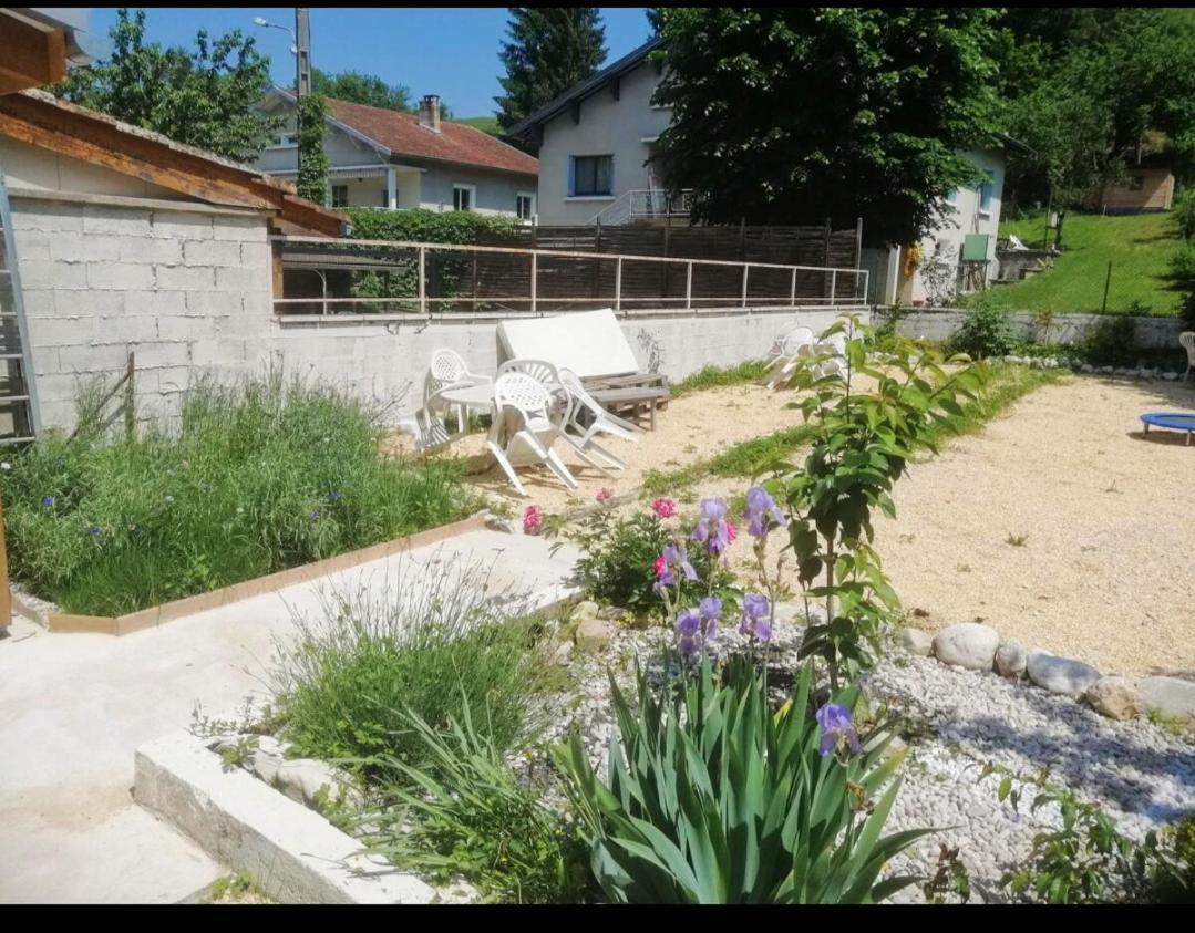 Le Studio Apartment Saint-Jean-en-Royans Luaran gambar